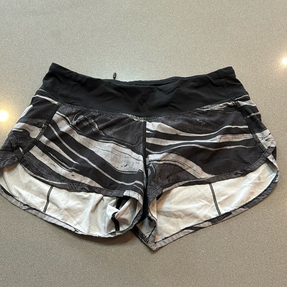 Lululemon marble shorts